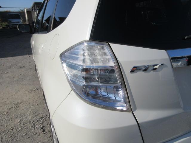 フィットハイブリッド スマートセレクション 車検2年付き メモリナビ BluetoothフルセグTV バックカメラ ETC スマートキー クルーズコントロール HIDオートヘッドライト アイドリングストップ(61枚目)