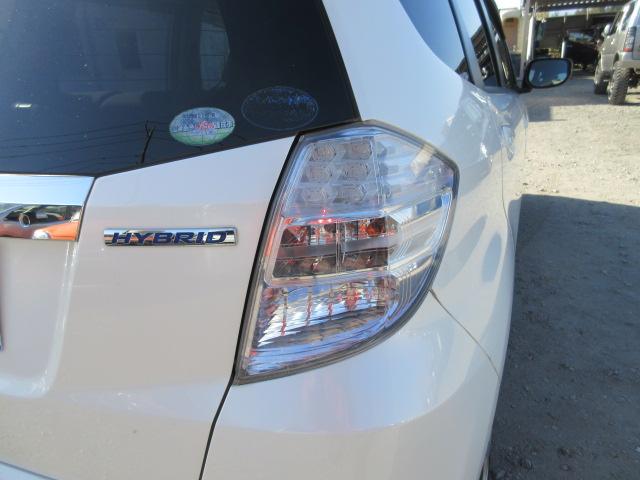 フィットハイブリッド スマートセレクション 車検2年付き メモリナビ BluetoothフルセグTV バックカメラ ETC スマートキー クルーズコントロール HIDオートヘッドライト アイドリングストップ(62枚目)