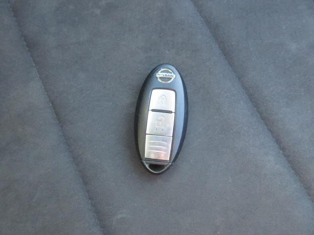 ノート ニスモ　Ｓ　車検２年付き　５ＭＴシフト　ＳＤナビ　ＢｌｕｅｔｏｏｔｈフルセグＴＶ　バックカメラ　純正１７インチアルミホイール　ＬＥＤオートヘッドライト　リヤフォグ　サブウーファー（36枚目）