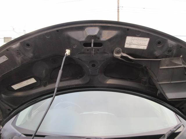 フリードハイブリッド ハイブリッド　車検２年付き　６人　メモリナビ　Ｂｌｕｅｔｏｏｔｈ　ワンセグＴＶ　バックカメラ　ＥＴＣ　左電動スライドドア　社外１５インチアルミホイール　ＨＩＤオートヘッドライト（17枚目）