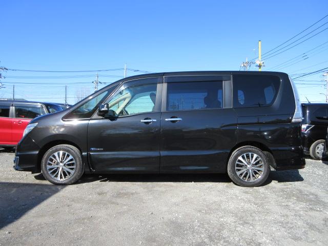 セレナ ハイウェイスターＳ－ＨＶアドバンスドセーフティパック　後期型　ブレーキサポート　車線逸脱警報　クリアランスソナー　天井モニター　ＳＤナビ　Ｂｌｕｅｔｏｏｔｈ　フルセグＴＶ　全周囲カメラ　ＥＴＣ　両側電動スライドドア　純正１６インチアルミホイール（7枚目）