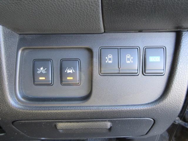 セレナ ハイウェイスターＳ－ＨＶアドバンスドセーフティパック　後期型　ブレーキサポート　車線逸脱警報　クリアランスソナー　天井モニター　ＳＤナビ　Ｂｌｕｅｔｏｏｔｈ　フルセグＴＶ　全周囲カメラ　ＥＴＣ　両側電動スライドドア　純正１６インチアルミホイール（33枚目）