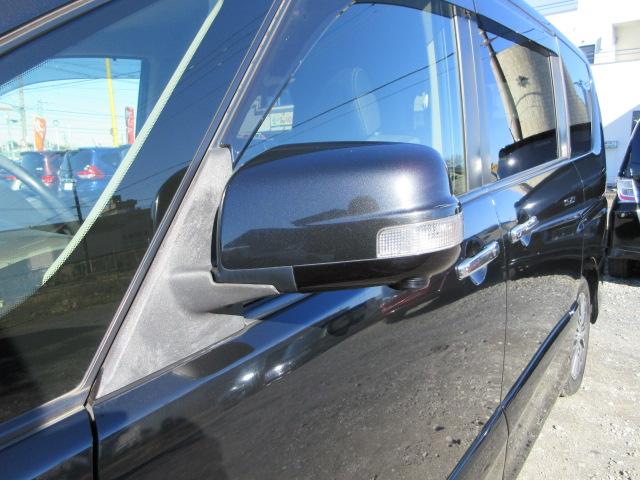 セレナ ハイウェイスターＳ－ＨＶアドバンスドセーフティパック　後期型　ブレーキサポート　車線逸脱警報　クリアランスソナー　天井モニター　ＳＤナビ　Ｂｌｕｅｔｏｏｔｈ　フルセグＴＶ　全周囲カメラ　ＥＴＣ　両側電動スライドドア　純正１６インチアルミホイール（66枚目）