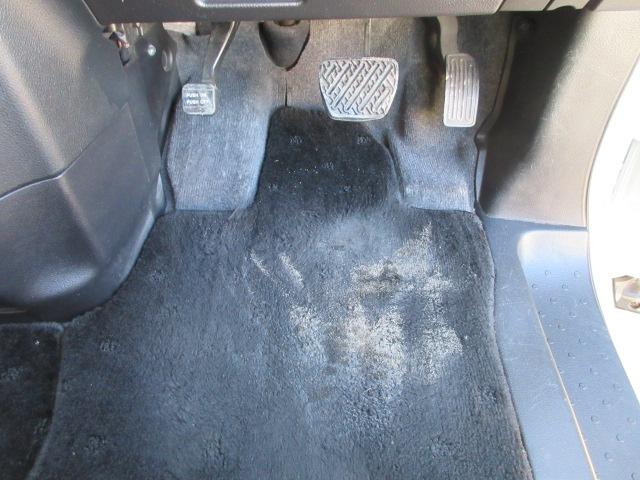 セレナ ハイウェイスター　Ｓ－ハイブリッド　車検２年付き　ＴＥＩＮ車高調　ＨＫＳマフラー　天井モニター　ＳＤナビ　ＢｌｕｅｔｏｏｔｈフルセグＴＶ　バックカメラ　ＥＴＣ　左電動スライドドア　１６インチアルミホイール　クルーズコントロール（25枚目）