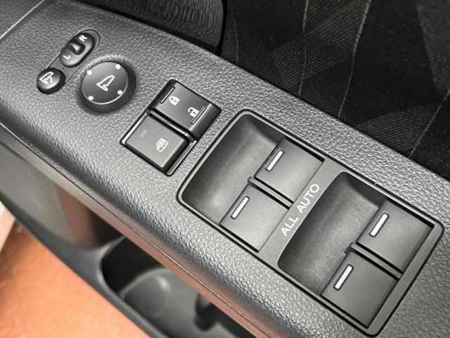 アブソルート・ホンダセンシング 純正9型ナビ 全周囲カメラ フリップダウン ホンダセンシング レーダークルーズ 両側電動ドア クリアランスソナー ハーフレザー LEDヘッド クリアランスソナー 純正17インチAW ETC 禁煙車(32枚目)