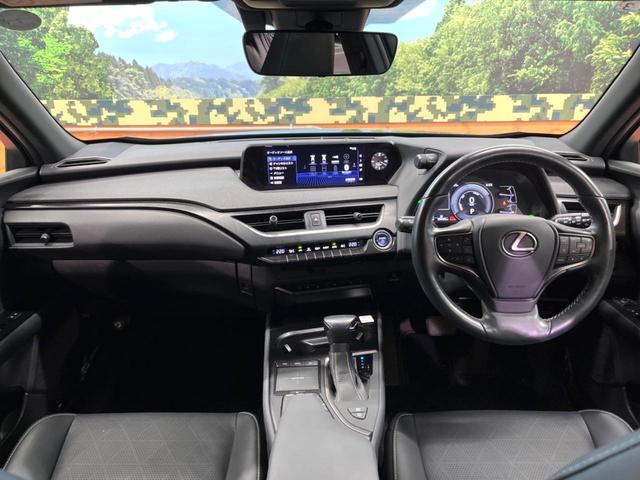 ＵＸ ＵＸ２５０ｈ　バージョンＬ　禁煙　サンルーフ　純正１０型ナビ　バックカメラ　ブラインドスポットモニター　レーダークルーズ　黒革　メモリーシート　シートベンチレーション　電動リアゲート　三眼ＬＥＤヘッド　オートハイビーム　ＥＴＣ（2枚目）