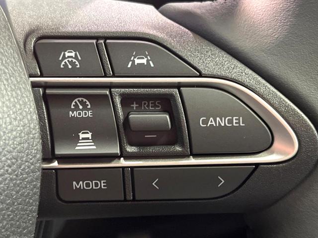 ヴォクシー ハイブリッドＳ－Ｚ　登録済未使用車　快適利便パック　ユニバーサルステップ　純正１０型ナビ　全周囲カメラ　ブラインドスポットモニター　レーダークルーズ　デジタルミラー　電動リアゲート　両側電動ドア　三眼ＬＥＤヘッド　ＥＴＣ（7枚目）