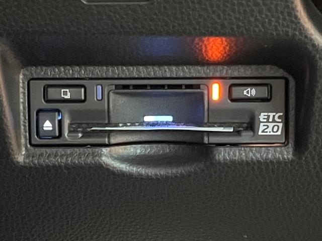 ヴォクシー ハイブリッドＳ－Ｚ　登録済未使用車　快適利便パック　ユニバーサルステップ　純正１０型ナビ　全周囲カメラ　ブラインドスポットモニター　レーダークルーズ　デジタルミラー　電動リアゲート　両側電動ドア　三眼ＬＥＤヘッド　ＥＴＣ（11枚目）
