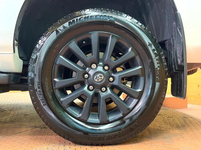 ランドクルーザープラド ＴＸ　Ｌパッケージ　マットブラックエディション　７人乗り　サンルーフ　９型ナビ　全周囲カメラ　衝突軽減装置　レーダークルーズ　禁煙車　黒革シート　シートエアコン　パワーシート　ドラレコ　コーナーセンサー　ドラレコ　車線逸脱警報（29枚目）