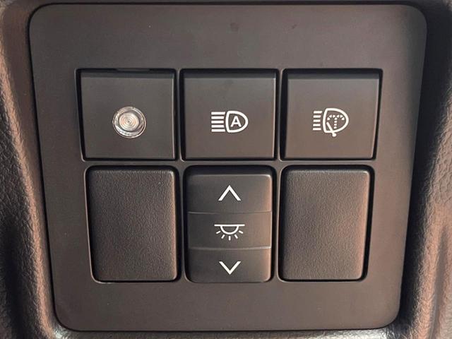 ランドクルーザープラド ＴＸ　Ｌパッケージ　マットブラックエディション　７人乗り　サンルーフ　９型ナビ　全周囲カメラ　衝突軽減装置　レーダークルーズ　禁煙車　黒革シート　シートエアコン　パワーシート　ドラレコ　コーナーセンサー　ドラレコ　車線逸脱警報（37枚目）