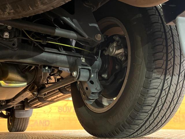 ランドクルーザープラド ＴＸ　Ｌパッケージ　マットブラックエディション　７人乗り　サンルーフ　９型ナビ　全周囲カメラ　衝突軽減装置　レーダークルーズ　禁煙車　黒革シート　シートエアコン　パワーシート　ドラレコ　コーナーセンサー　ドラレコ　車線逸脱警報（70枚目）