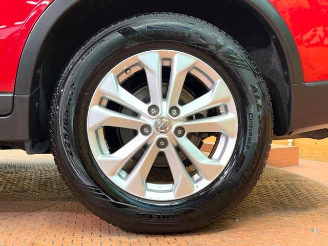 エクストレイル ２０Ｘ　禁煙車　純正ナビ　バックカメラ　フリップダウンモニター　シートヒーター　デュアルエアコン　ＥＴＣ　横滑り防止　アイドリングストップ　ハーフレザーシート　純正１７インチアルミ　ＬＥＤヘッド　ルーフレール（29枚目）