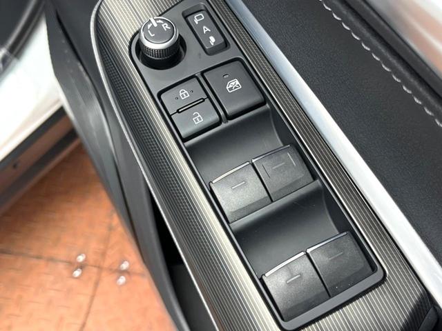 ハリアー Ｚ　レザーパッケージ　禁煙車　ＴＲＤエアロ　ＪＢＬサウンド　１２型ナビフルセグ　全周囲カメラ　レーダークルーズ　ブラインドスポットモニター　オートハイビーム　電動リアゲート　シートベンチレーション　デジタルミラー　ＥＴＣ（28枚目）