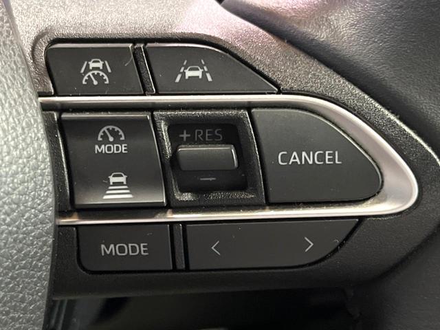 ヴォクシー Ｓ－Ｚ　フリップダウン　純正１０型ナビ　全周囲カメラ　両側電動ドア　レーダークルーズ　ハーフレザーシート　三眼ＬＥＤヘッド　オートハイビーム　デジタルミラー　純正１７アルミ　ＥＴＣ　クリアランスソナー（7枚目）