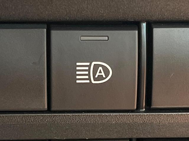 ヴォクシー Ｓ－Ｚ　フリップダウン　純正１０型ナビ　全周囲カメラ　両側電動ドア　レーダークルーズ　ハーフレザーシート　三眼ＬＥＤヘッド　オートハイビーム　デジタルミラー　純正１７アルミ　ＥＴＣ　クリアランスソナー（9枚目）