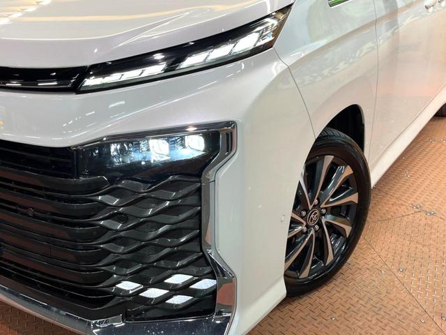 ヴォクシー Ｓ－Ｚ　フリップダウン　純正１０型ナビ　全周囲カメラ　両側電動ドア　レーダークルーズ　ハーフレザーシート　三眼ＬＥＤヘッド　オートハイビーム　デジタルミラー　純正１７アルミ　ＥＴＣ　クリアランスソナー（15枚目）