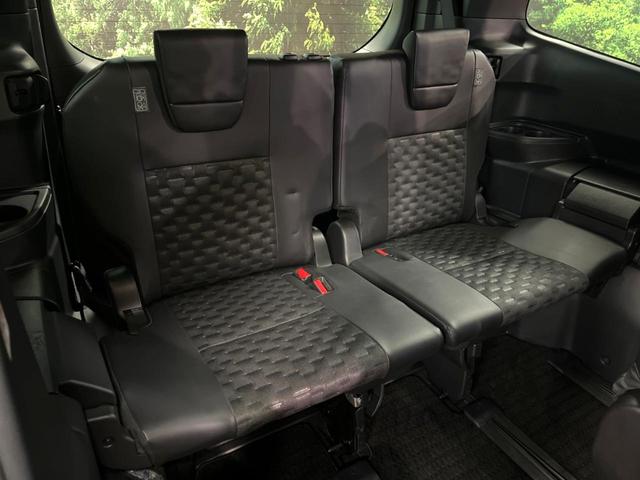 ヴォクシー ハイブリッドＳ－Ｚ　禁煙車　快適利便パック　モデリスタグリル　フリップダウン　純正１０型ナビ　全周囲カメラ　レーダークルーズ　両側電動ドア　電動リアゲート　ＬＥＤヘッド　オートハイビーム　ハーフレザーシート　ＥＴＣ（13枚目）