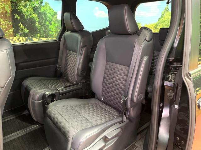 ヴォクシー ハイブリッドＳ－Ｚ　禁煙車　快適利便パック　モデリスタグリル　フリップダウン　純正１０型ナビ　全周囲カメラ　レーダークルーズ　両側電動ドア　電動リアゲート　ＬＥＤヘッド　オートハイビーム　ハーフレザーシート　ＥＴＣ（25枚目）