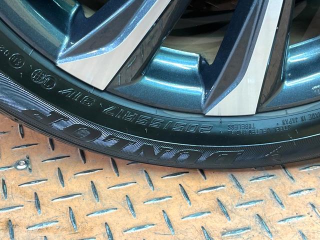 ヴォクシー ハイブリッドＳ－Ｚ　禁煙車　快適利便パック　モデリスタグリル　フリップダウン　純正１０型ナビ　全周囲カメラ　レーダークルーズ　両側電動ドア　電動リアゲート　ＬＥＤヘッド　オートハイビーム　ハーフレザーシート　ＥＴＣ（31枚目）