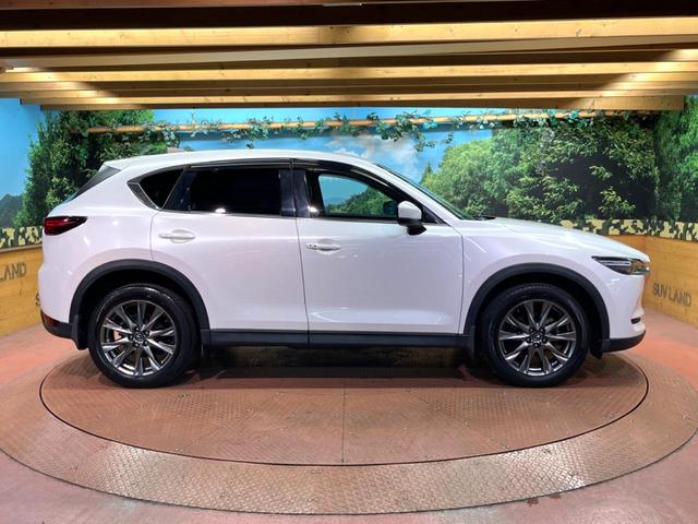ＣＸ－５ ２５Ｔ　エクスクルーシブモード　禁煙　ＢＯＳＥサウンド　純正８型ナビ　全周囲カメラ　ブラインドスポットモニター　レーダークルーズ　黒革　メモリーシート　シートベンチレーション　電動リアゲート　ＬＥＤヘッド　純正１９アルミ　ＥＴＣ（60枚目）