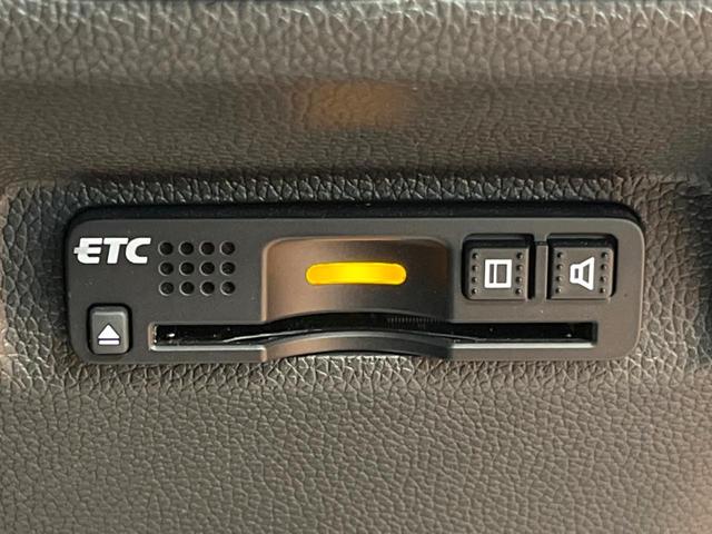 フリード G SDナビ バックカメラ 電動パワースライド ハーフレザー アイドリングストップ 車線逸脱警報 LEDヘッド オートライト ETC オートエアコン 純正15アルミ アイドリングストップ 横滑り防止装置(6枚目)