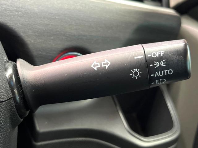 フリード G SDナビ バックカメラ 電動パワースライド ハーフレザー アイドリングストップ 車線逸脱警報 LEDヘッド オートライト ETC オートエアコン 純正15アルミ アイドリングストップ 横滑り防止装置(7枚目)