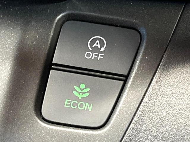 フリード G SDナビ バックカメラ 電動パワースライド ハーフレザー アイドリングストップ 車線逸脱警報 LEDヘッド オートライト ETC オートエアコン 純正15アルミ アイドリングストップ 横滑り防止装置(8枚目)