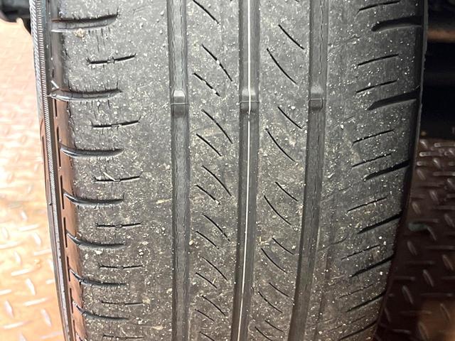 フリード G SDナビ バックカメラ 電動パワースライド ハーフレザー アイドリングストップ 車線逸脱警報 LEDヘッド オートライト ETC オートエアコン 純正15アルミ アイドリングストップ 横滑り防止装置(27枚目)