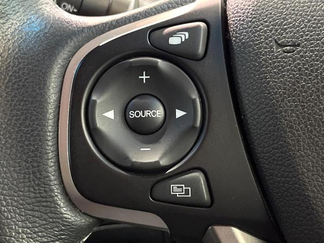 フリード G SDナビ バックカメラ 電動パワースライド ハーフレザー アイドリングストップ 車線逸脱警報 LEDヘッド オートライト ETC オートエアコン 純正15アルミ アイドリングストップ 横滑り防止装置(35枚目)