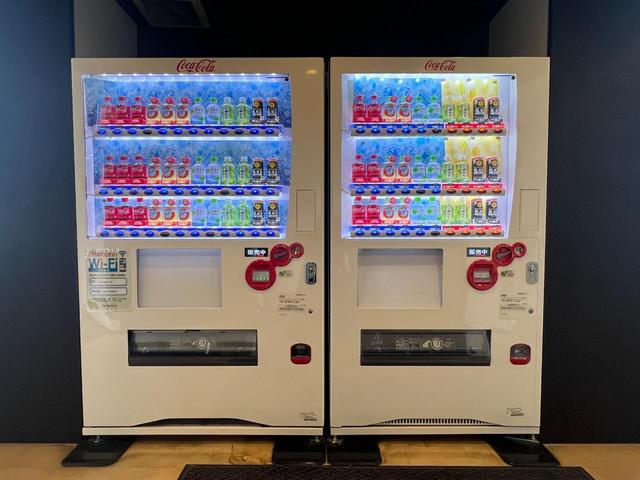 フリード G SDナビ バックカメラ 電動パワースライド ハーフレザー アイドリングストップ 車線逸脱警報 LEDヘッド オートライト ETC オートエアコン 純正15アルミ アイドリングストップ 横滑り防止装置(77枚目)