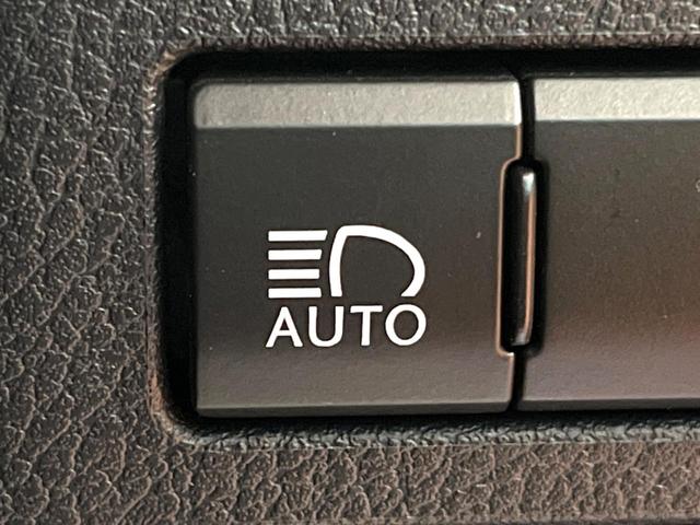 NX NX300h Fスポーツ 4WD 禁煙 パノラマルーフ TRDエアロ 10型ナビ 全周囲カメラ レーダークルーズ ブラインドスポットモニター 電動リアゲート 黒革 シートベンチレーション 三眼LEDヘッド 純19アルミ ETC(11枚目)