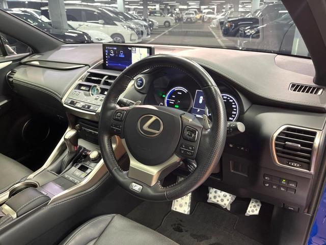 NX NX300h Fスポーツ 4WD 禁煙 パノラマルーフ TRDエアロ 10型ナビ 全周囲カメラ レーダークルーズ ブラインドスポットモニター 電動リアゲート 黒革 シートベンチレーション 三眼LEDヘッド 純19アルミ ETC(66枚目)