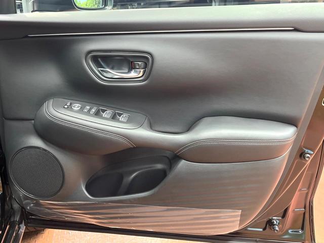 ZR-V X 禁煙 純正9型ナビ 全周囲カメラ ホンダセンシング ブラインドスポットモニター レーダークルーズ 電動リアゲート ハーフレザー LEDヘッド オートライト クリアランスソナー 純正18アルミ ETC(27枚目)