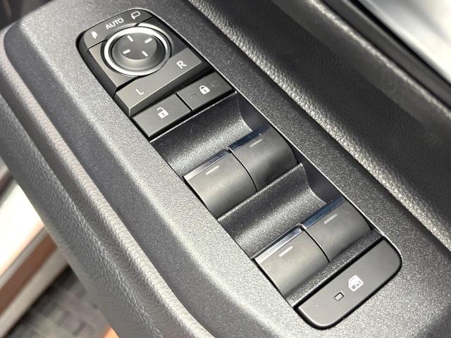 ランドクルーザー250 VX サンルーフ 丸目LEDヘッド 純正12型ナビ 全周囲カメラ ブラインドスポットモニター デジタルミラー レーダークルーズ 電動リアゲート 黒革 シートベンチレーション 純正18アルミ ETC(32枚目)