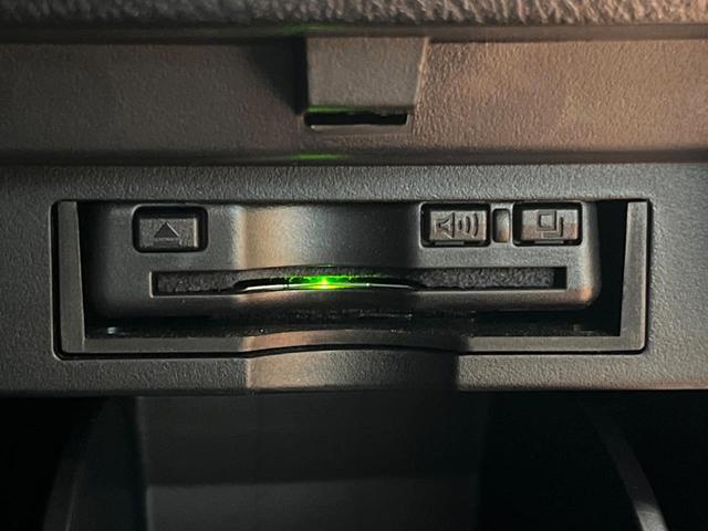 アルファード ２．５Ｓ　タイプゴールドＩＩＩ　禁煙　サンルーフ　フリップダウン　純正９型ディスプレイ　バックカメラ　ブラインドスポットモニター　レーダークルーズ　電動リアゲート　両側電動ドア　三眼ＬＥＤヘッド　純正１８アルミ　ＥＴＣ（10枚目）