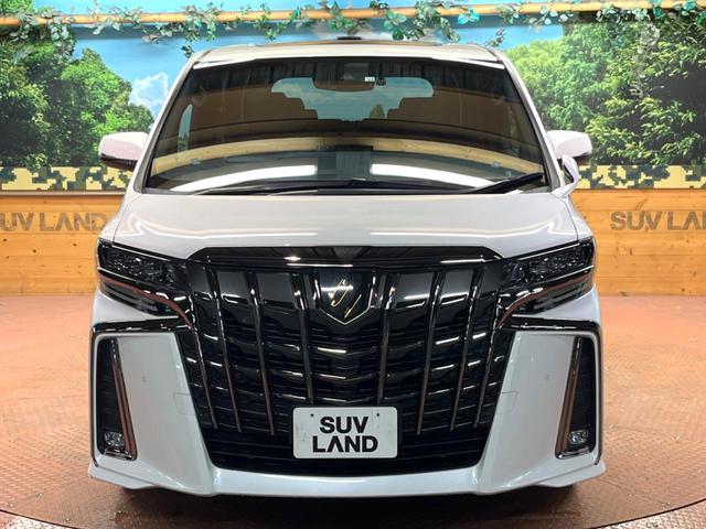 アルファード ２．５Ｓ　タイプゴールドＩＩＩ　禁煙　サンルーフ　フリップダウン　純正９型ディスプレイ　バックカメラ　ブラインドスポットモニター　レーダークルーズ　電動リアゲート　両側電動ドア　三眼ＬＥＤヘッド　純正１８アルミ　ＥＴＣ（17枚目）