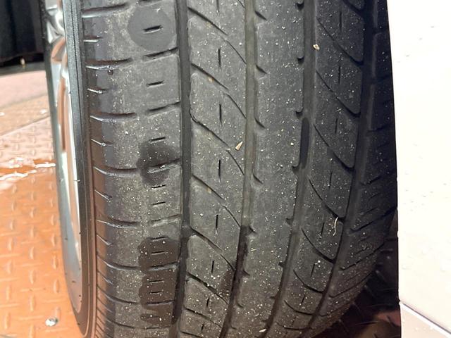 アルファード ２．５Ｓ　タイプゴールドＩＩＩ　禁煙　サンルーフ　フリップダウン　純正９型ディスプレイ　バックカメラ　ブラインドスポットモニター　レーダークルーズ　電動リアゲート　両側電動ドア　三眼ＬＥＤヘッド　純正１８アルミ　ＥＴＣ（29枚目）