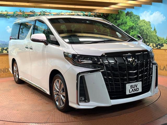 アルファード ２．５Ｓ　タイプゴールドＩＩＩ　禁煙　サンルーフ　フリップダウン　純正９型ディスプレイ　バックカメラ　ブラインドスポットモニター　レーダークルーズ　電動リアゲート　両側電動ドア　三眼ＬＥＤヘッド　純正１８アルミ　ＥＴＣ（56枚目）