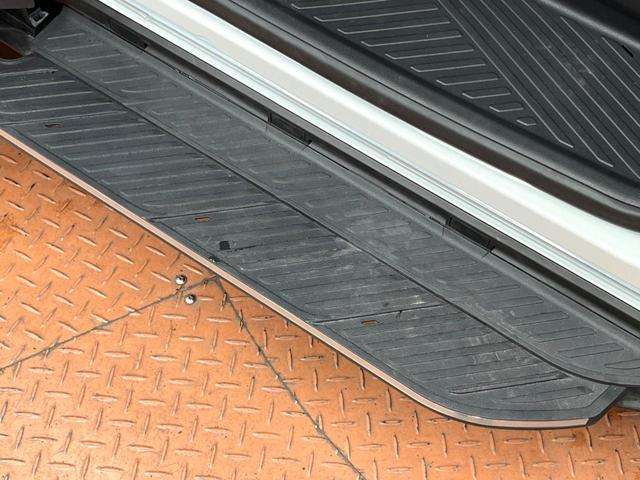 アルファード Z 禁煙 ガラスルーフ ユニバーサルステップ フリップダウン 純正14型ナビ 全周囲カメラ ブラインドスポットモニター デジタルミラー レーダークルーズ 三眼LEDヘッド シートベンチレーション ETC(4枚目)