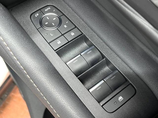 アルファード Z 禁煙 ガラスルーフ ユニバーサルステップ フリップダウン 純正14型ナビ 全周囲カメラ ブラインドスポットモニター デジタルミラー レーダークルーズ 三眼LEDヘッド シートベンチレーション ETC(35枚目)