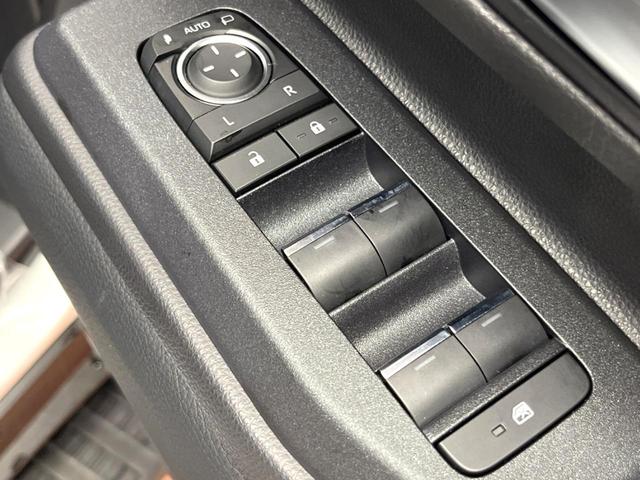 ランドクルーザー250 VX 禁煙 サンルーフ 12型ディスプレイオーディオ 全周囲カメラ レーダークルーズ ブラインドスポットモニター デジタルミラー パワーバックドア 本革シート ベンチレーション 丸目LEDヘッド ETC(33枚目)