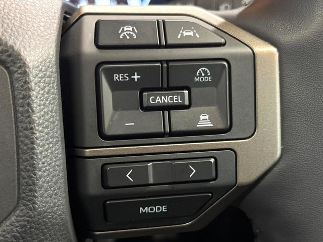 ランドクルーザー250 ZXファーストエディション 禁煙車 サンルーフ 12型ディスプレイオーディオ 全周囲カメラ レーダークルーズ ブラインドスポットモニター デジタルミラー 丸目LEDヘッド&フォグ 茶革 ベンチレーション パワーバックドア ETC(6枚目)