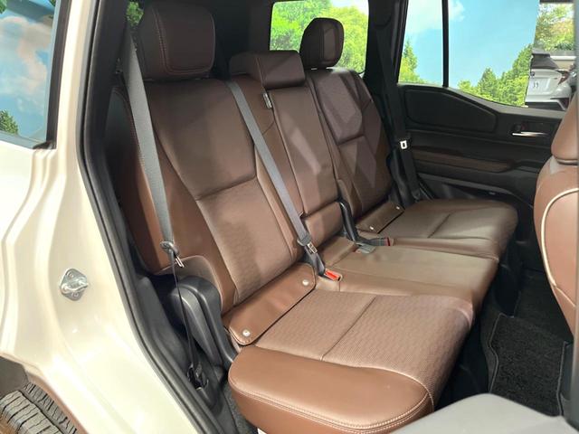 ランドクルーザー250 ZXファーストエディション 禁煙車 サンルーフ 12型ディスプレイオーディオ 全周囲カメラ レーダークルーズ ブラインドスポットモニター デジタルミラー 丸目LEDヘッド&フォグ 茶革 ベンチレーション パワーバックドア ETC(13枚目)