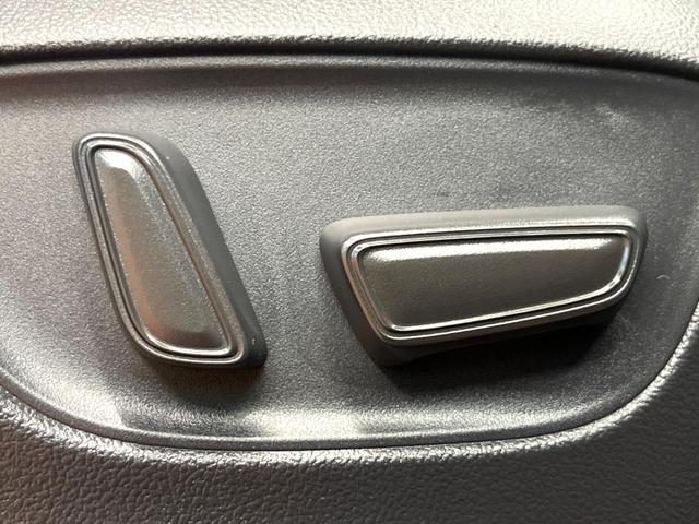 アルファード Ｚ　禁煙車　ガラスルーフ　モデリスタエアロ　ユニバーサルステップ　フリップダウン　純正１４型ナビ　全周囲カメラ　レーダークルーズ　ブラインドスポットモニター　デジタルミラー　三眼ＬＥＤヘッド　ＥＴＣ（40枚目）