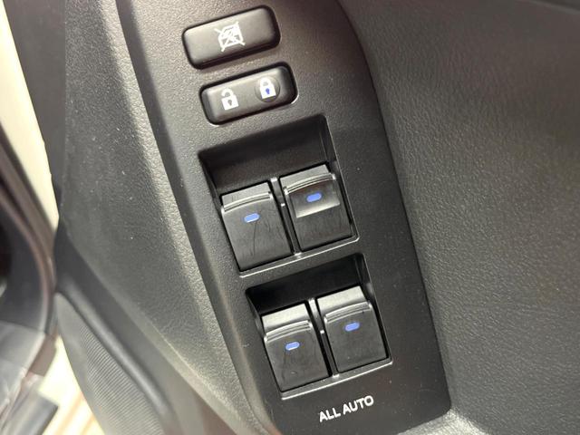 ランドクルーザープラド TX 禁煙車 9型ナビ 全周囲カメラ レーダークルーズ オートハイビーム 衝突軽減装置 レーンキープ デジタルインナーミラー LEDヘッド&フォグ 横滑り防止装置 Bluetooth ETC(27枚目)
