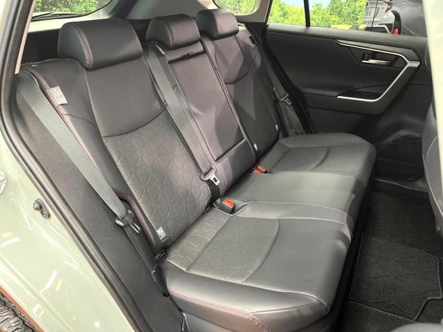 RAV4 ハイブリッドアドベンチャー オフロードパッケージII 禁煙車 純正10型ディスプレイ バックカメラ 電動リアゲート レーダークルーズ ブラインドスポットモニター シートエアコン メモリーシート LEDヘッド オートハイビーム 純正18アルミ ETC(13枚目)