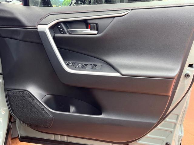 RAV4 ハイブリッドアドベンチャー オフロードパッケージII 禁煙車 純正10型ディスプレイ バックカメラ 電動リアゲート レーダークルーズ ブラインドスポットモニター シートエアコン メモリーシート LEDヘッド オートハイビーム 純正18アルミ ETC(31枚目)