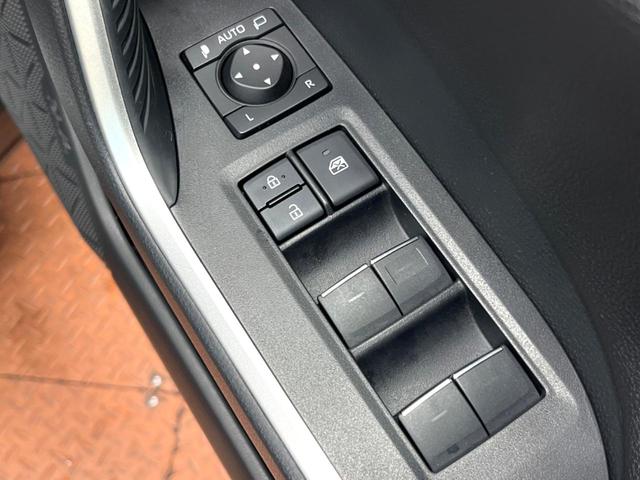RAV4 ハイブリッドアドベンチャー オフロードパッケージII 禁煙車 純正10型ディスプレイ バックカメラ 電動リアゲート レーダークルーズ ブラインドスポットモニター シートエアコン メモリーシート LEDヘッド オートハイビーム 純正18アルミ ETC(32枚目)