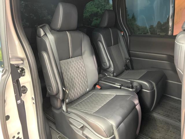 ノア ハイブリッドＳ－Ｚ　モデリスタエアロ　快適利便パック　フリップダウン　純正１０型ナビ　全周囲カメラ　ブラインドスポットモニター　レーダークルーズ　電動リアゲート　デジタルミラー　三眼ＬＥＤヘッド　両側電動ドア　ＥＴＣ（12枚目）