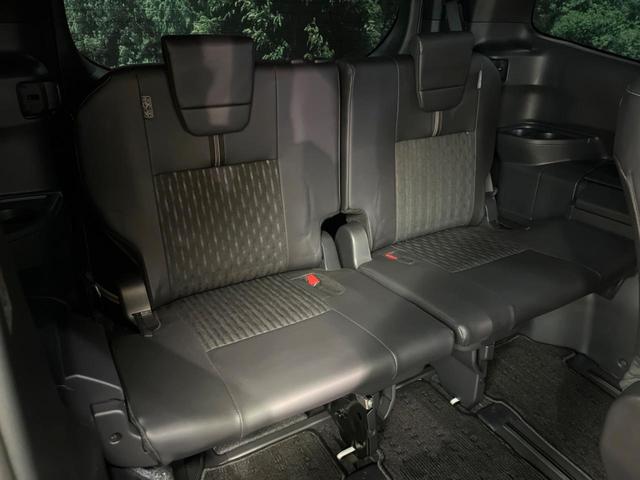 ノア ハイブリッドＳ－Ｚ　モデリスタエアロ　快適利便パック　フリップダウン　純正１０型ナビ　全周囲カメラ　ブラインドスポットモニター　レーダークルーズ　電動リアゲート　デジタルミラー　三眼ＬＥＤヘッド　両側電動ドア　ＥＴＣ（13枚目）
